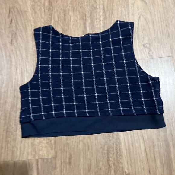 Cooperative Women’s Size Small Navy Blue Tank Top Cropped Grid Plaid Knit Shirt - Picture 3 of 3